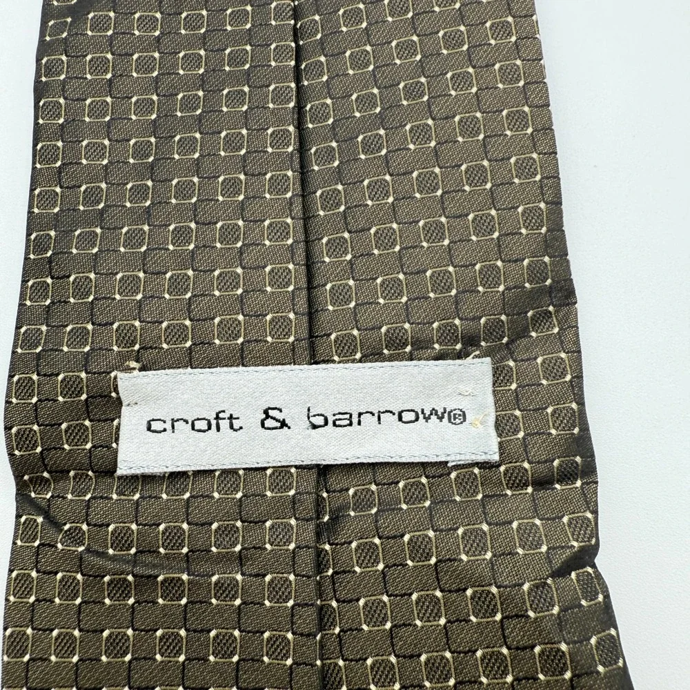 Croft & Barrow Mens 100 Silk Geometric Pattern Tie‎ Brown Gold